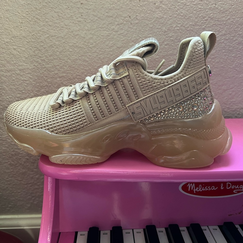 Never Worn - image 1